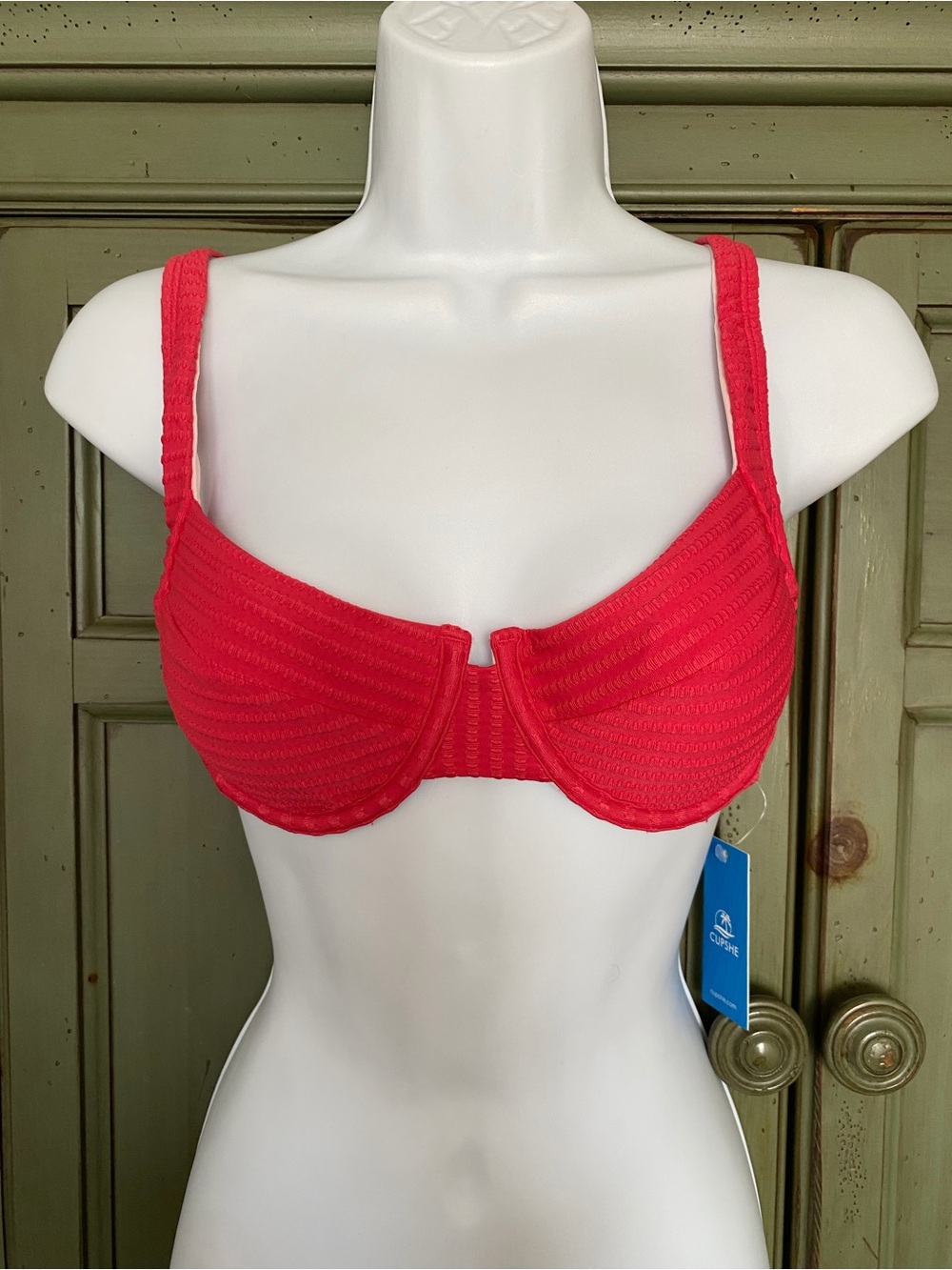 NWT Cupshe Textured Underwire Bikini Top